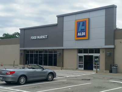 ALDI at Universal Plaza